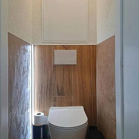 S Peknym Vyhladom Apartman Rimaszombat